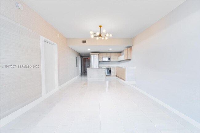 Photo - 16385 Biscayne Blvd Unit 405