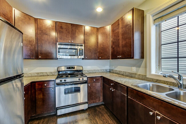 Photo - 3332 W Palmer St