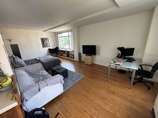 Photo - 950 25th St NW