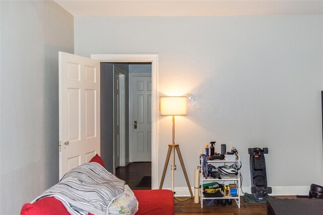 Photo - 1918 Robbins Pl Unit A