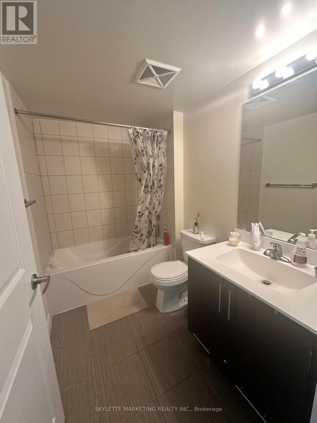 Photo - 50 Town Centre Court Unité 704