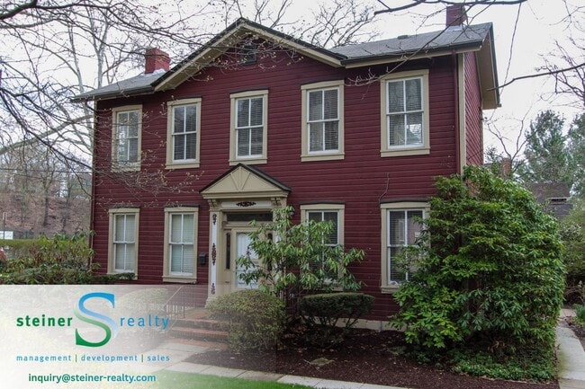 Building Photo - Greendale Unit 2nd Floor