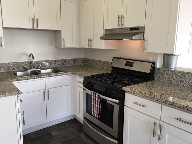 Photo - Villa Monaco Apartments