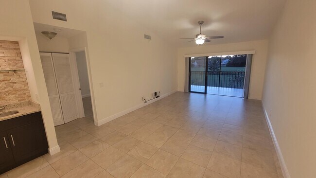 Photo - 1072 Keystone Dr Unit A