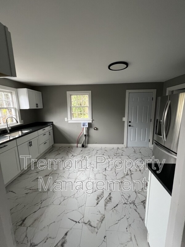 Photo - 2512 Campbell St