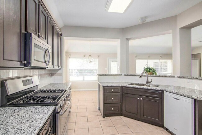 Photo - 5231 Summerside Dr