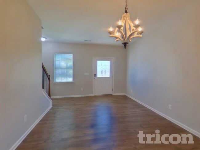 Photo - 152 King William Dr
