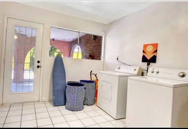 Photo - 6880 Edna Ave