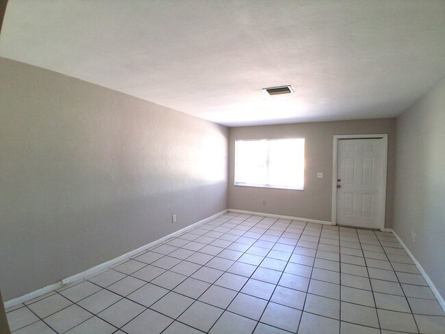 Photo - 2203-2205 SE 15th Pl
