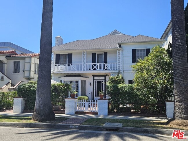 Building Photo - 441 1/2 S Palm Dr Unit 441 1/2 Rental