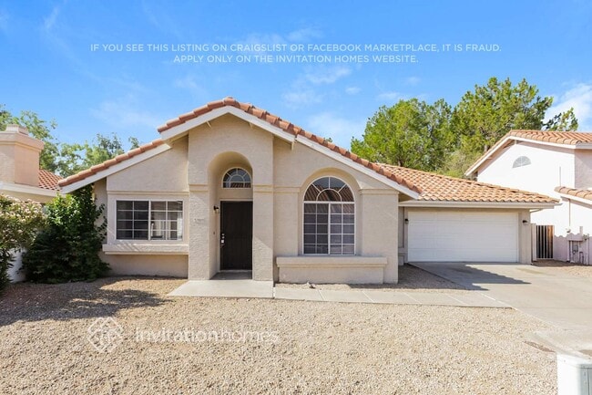 Building Photo - 7037 N 28th Dr Rental