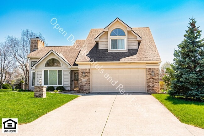 Building Photo - 8218 Fountainhead Dr