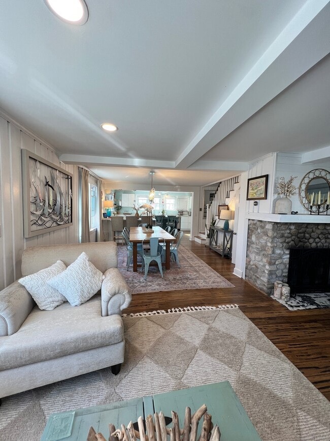 Photo - 19 Bayview Ave