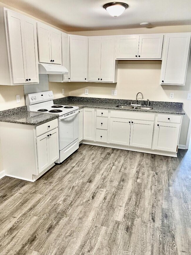 Photo - 567 Haws Run Rd