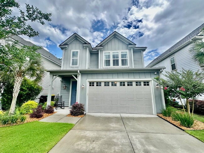 Building Photo - Beautiful Four Bedroom Home Located in The Walk!