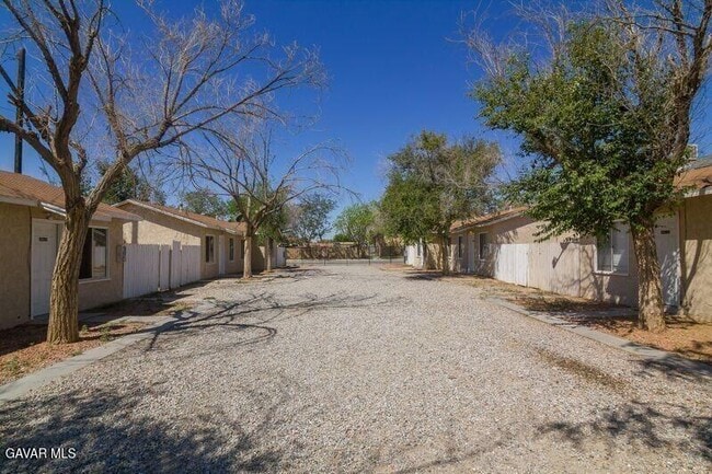 Photo - 2608 Desert St