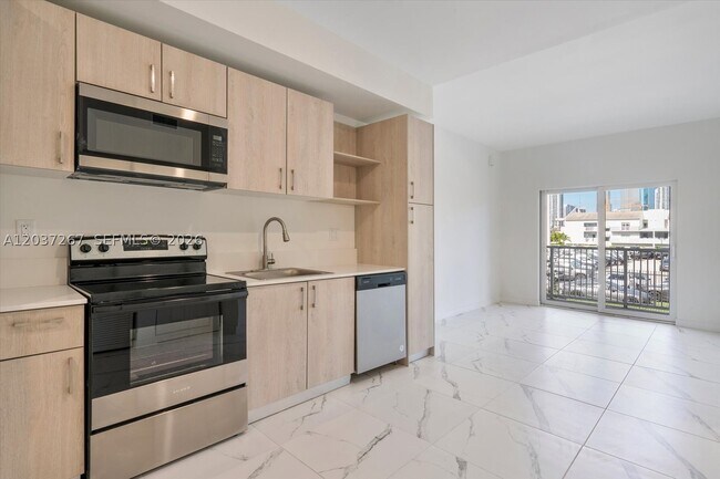 Photo - 420 SW 7th St Unit 204