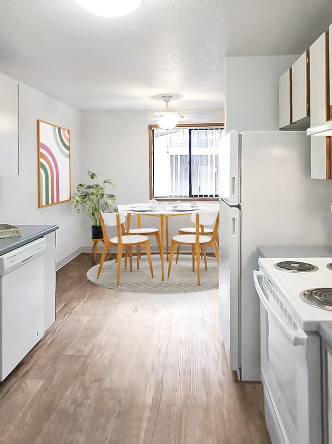 Photo - Erica Village