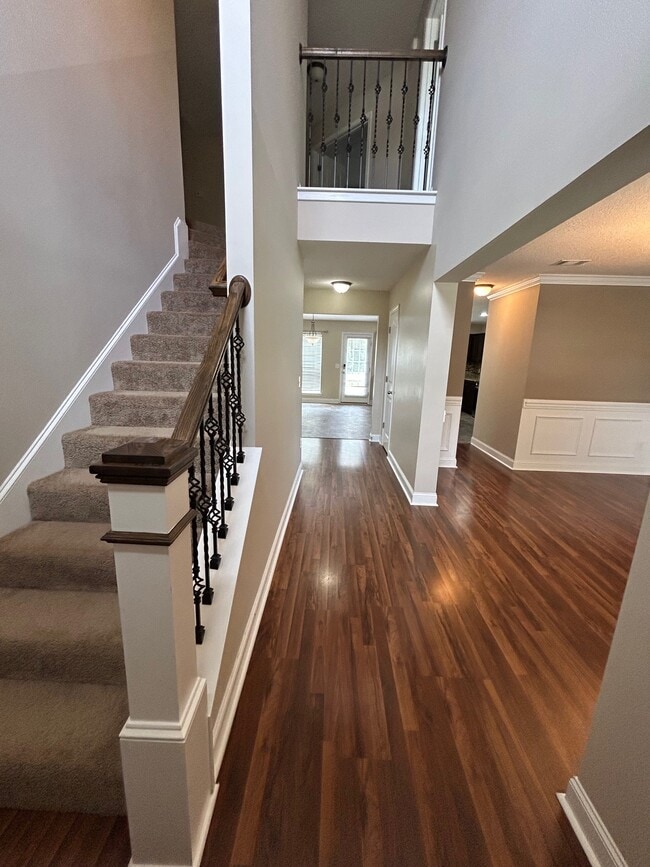 Photo - 709 Highgrove Ct