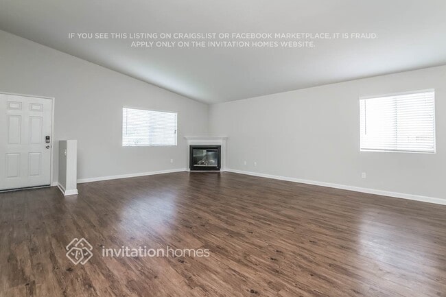 Photo - 973 Halfmoon Ct N