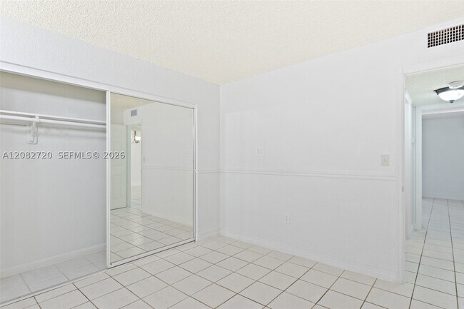 1300 W 47th Pl Unit 223