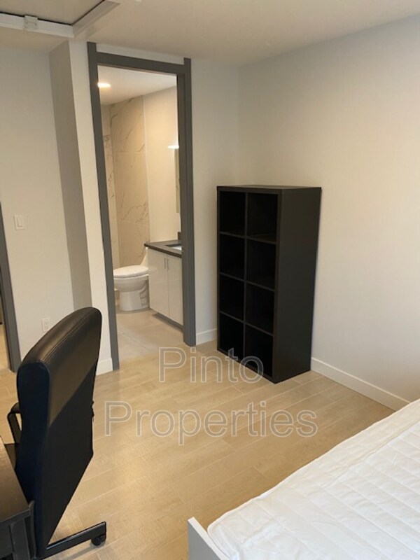 Photo - 10749-10786 86 Ave NW