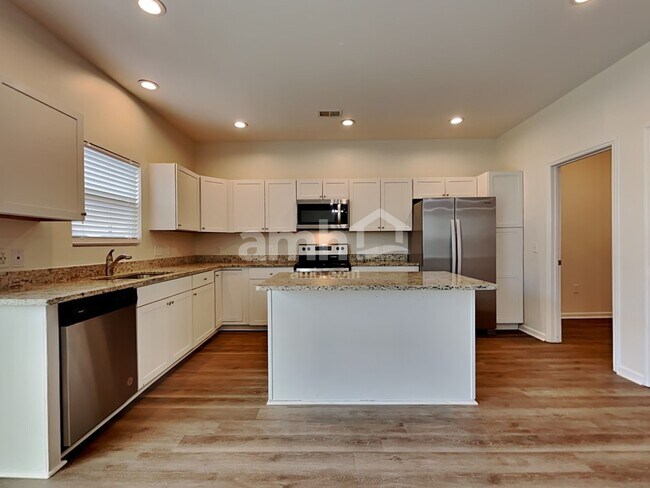 Photo - 136 Weeping Cypress Dr