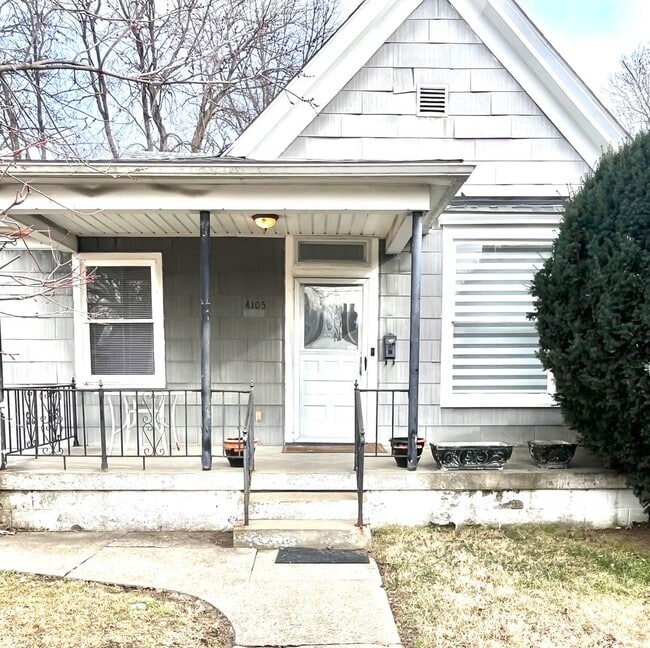 Building Photo - 2 Bedroom. 1 bath near Beechmont Area