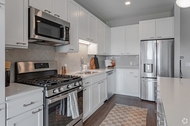 2BR, 2BA - Clyde | Hopkins MN Luxury Apartments | The Hallon