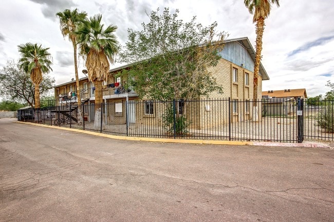 Photo - Vogel Apartments