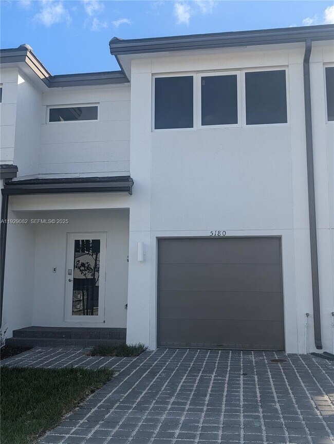 Photo - 5180 SW 37th St