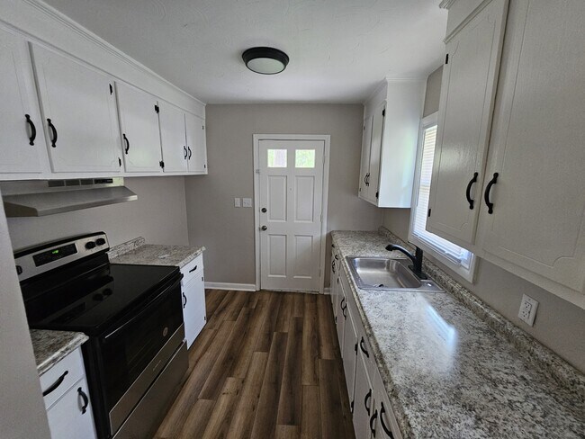 Photo - 3801 Water St