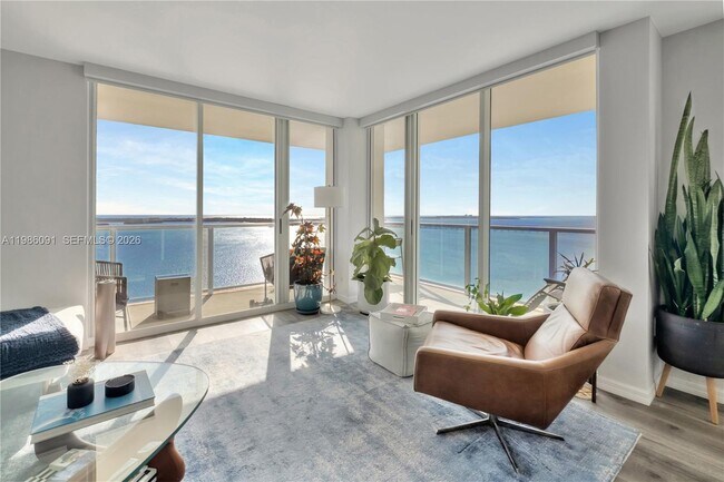 Building Photo - 1155 Brickell Bay Dr Unit 3011