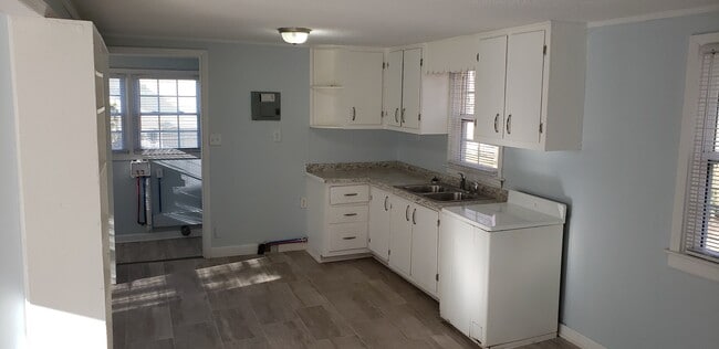 Photo - 1711 Alexsandria Rd