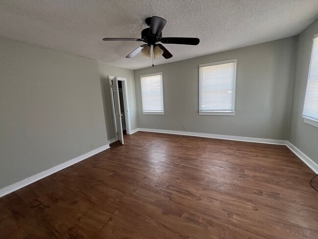 Photo - Three bedroom Upstairs Duplex