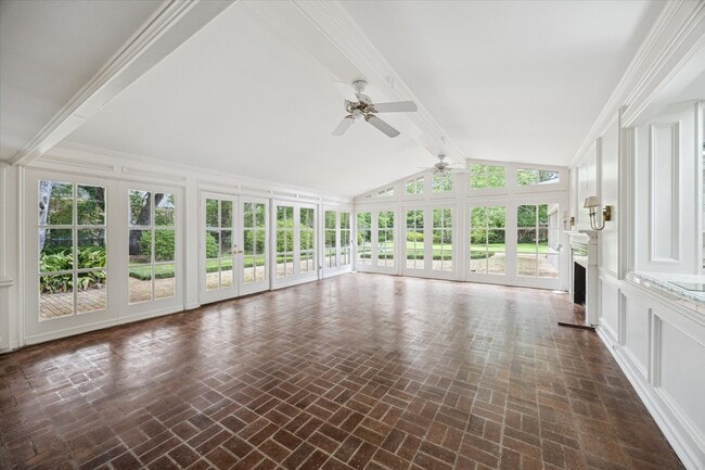 Building Photo - 626 Rocky River Rd