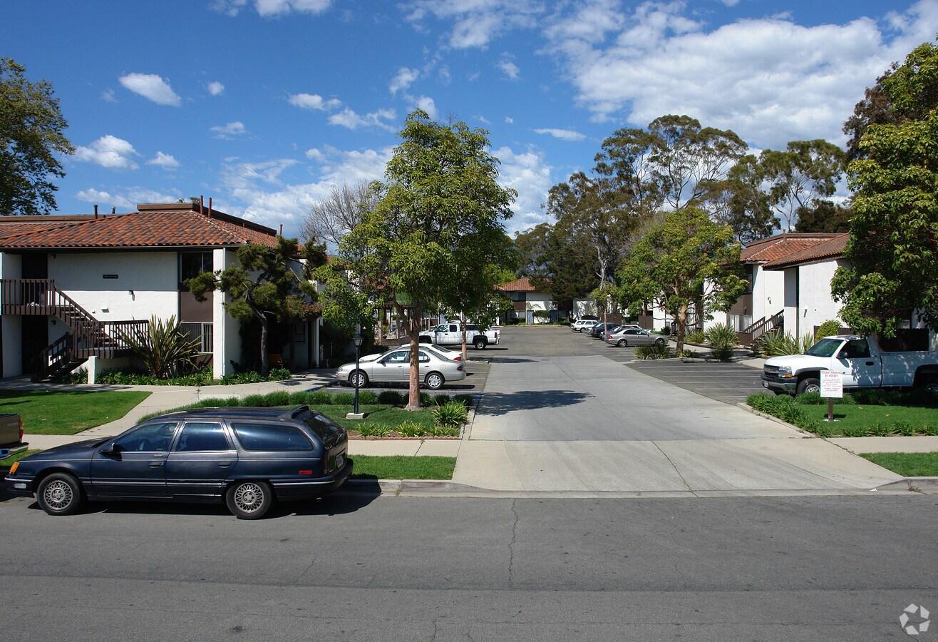 Sesame Tree Apartments - Sesame Tree Apartments