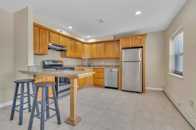 Building Photo - 179 Newark St. Unit # 2 Rental