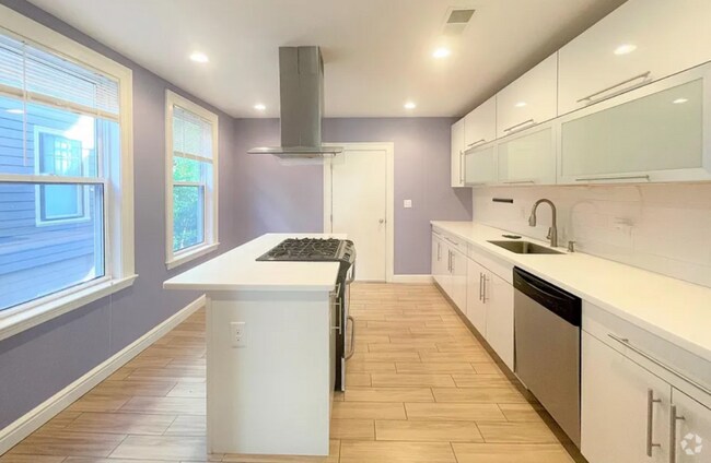 Building Photo - 3.0 bedroom in Cambridge Massachusetts 02139 Unit U2 Rental