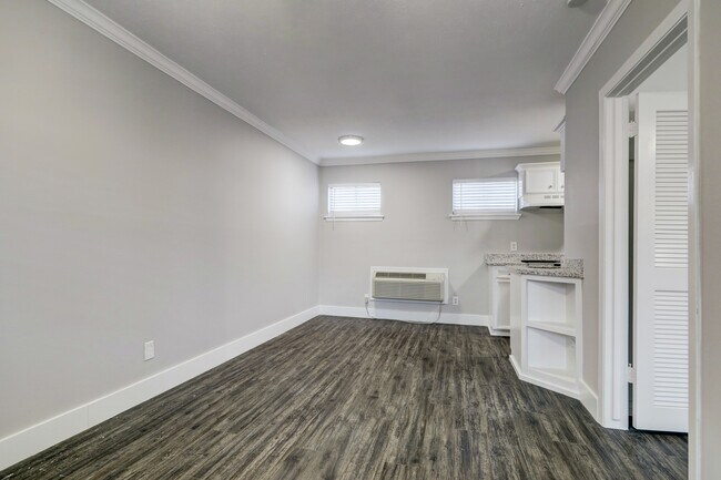 Photo - 3618 Garrott St Unidad 7