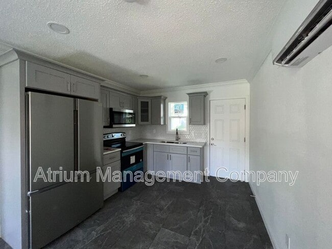 Photo - 1410 Patrick St