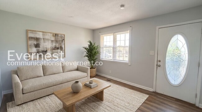 Photo - 404 Dabney Dr
