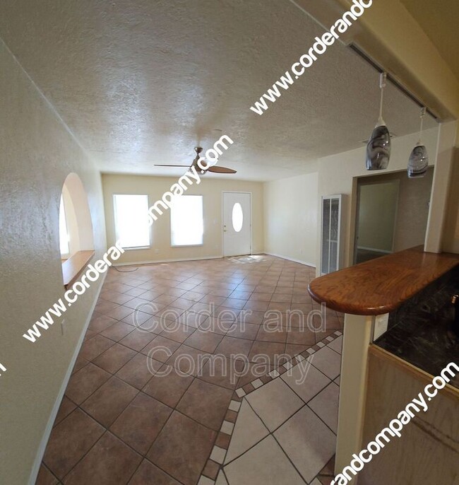 Photo - 2461 Consuelo Ln NW