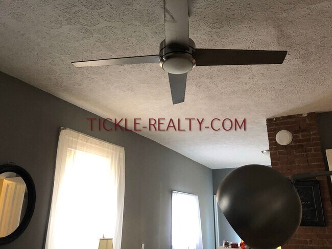 Photo - 300 Meigs St Unidad 2