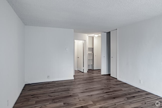 1HAB, 1BA - 8110 Redlands St