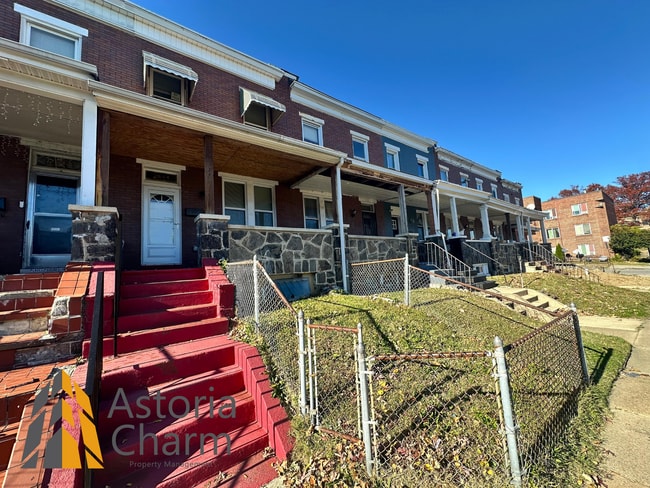 Photo - 3 Bedroom or 2 Bedroom with Den featuring Fenced Yard and Updated Kitchen