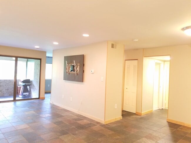 Photo - Extremely Well Maintained Second Level Condo Available mid-March! Unit 27