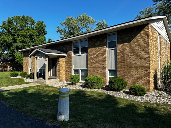 Photo - 855 Butternut Dr