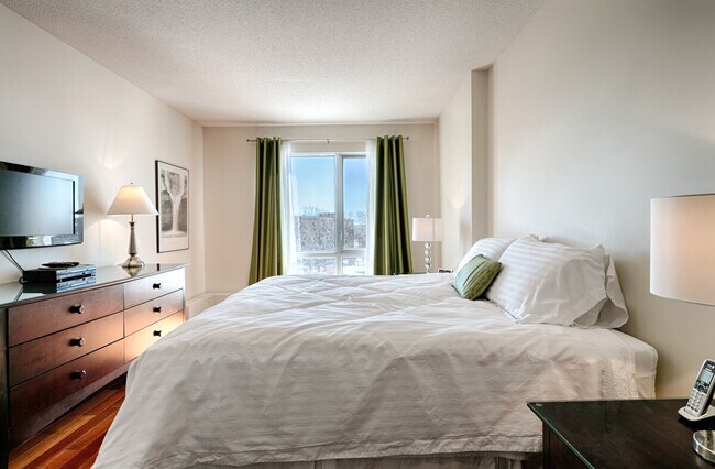 Photo - 138 Av. Atwater Unit ID1261775P