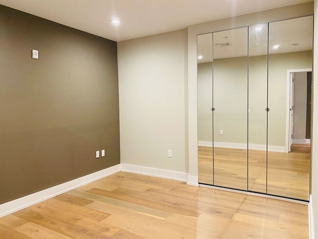 Photo - 4525 Walnut Associates LP